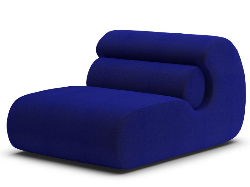 Blauer OLA Lounge Chair: Modernes Sofa für Wohnzimmer und Outdoor-Bereich. Bequeme Sitzgelegenheit.